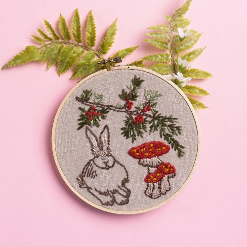 EMBROIDERY KIT THE FABRIC CLUB X UNE RATON - BOREAL